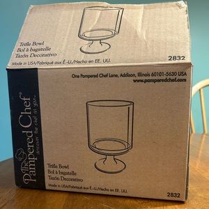 The Pampered Chef Trifle Bowl - Retired Piece